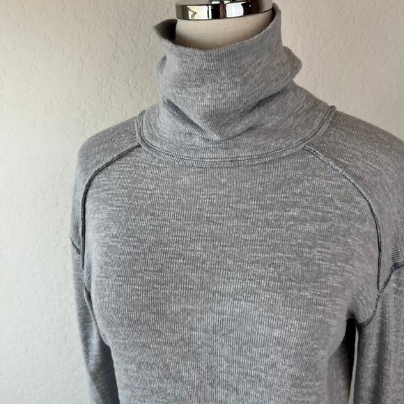 Free People We the Free Top Tara Split Back Turtleneck Oversized size Small Boho - Picture 5 of 10